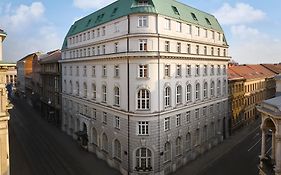 Hotel Capital